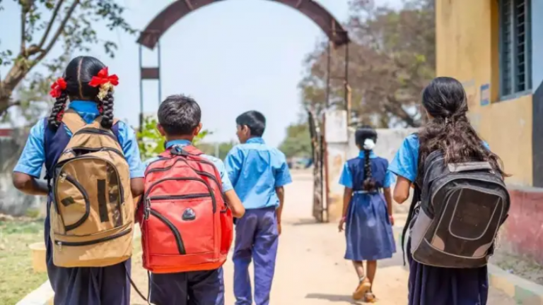 शिक्षा विभाग का नया फरमान जारी, बिहार के सरकारी स्कूलों में राखी से छठ तक की छुट्टियों में कर दी गई कटौती