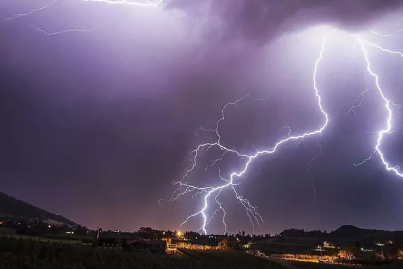 Bihar Weather : बिहार के इन जिलों में मौसम खराब को लेकर अलर्ट, बारिश के साथ तेज आंधी की चेतावनी