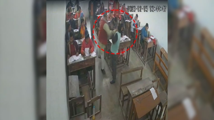 Viral News: Principal slapped a professor in front of students in the exam hall, video went viral