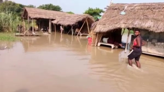 FLOOD: Rivers continue to swell in Kosi and Seemanchal, water reaches beyond danger level