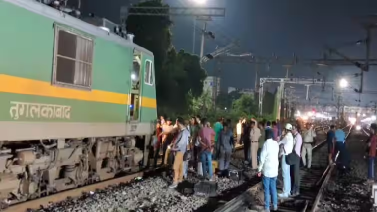 Bihar Train: मुजफ्फरपुर में बड़ी दुर्घटना, पुणे स्पेशल ट्रेन हुई दुर्घटनाग्रस्त