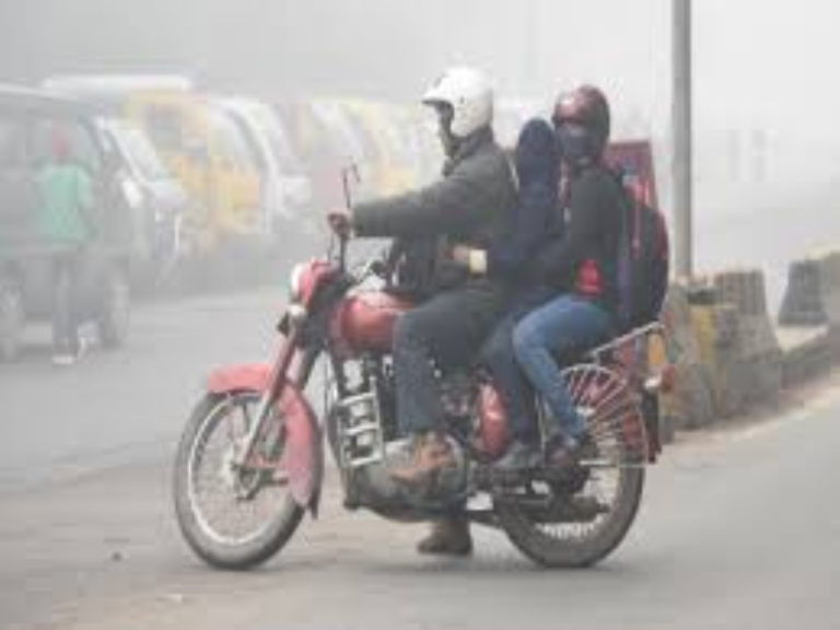 Bihar Weather: बिहार के मौसम में बदलाव, लोगों को हुआ गुलाबी ठंड का एहसास