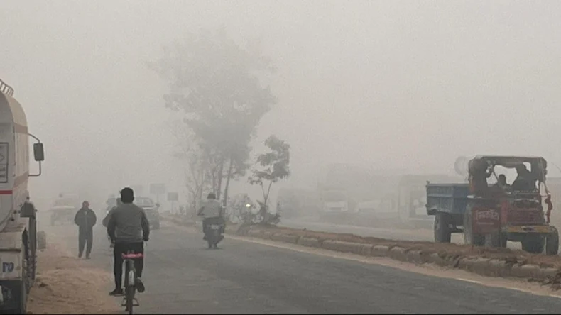 AQI: कड़ाके की ठंड के आसार नहीं, कई जिलों की हवा खराब स्थिति में