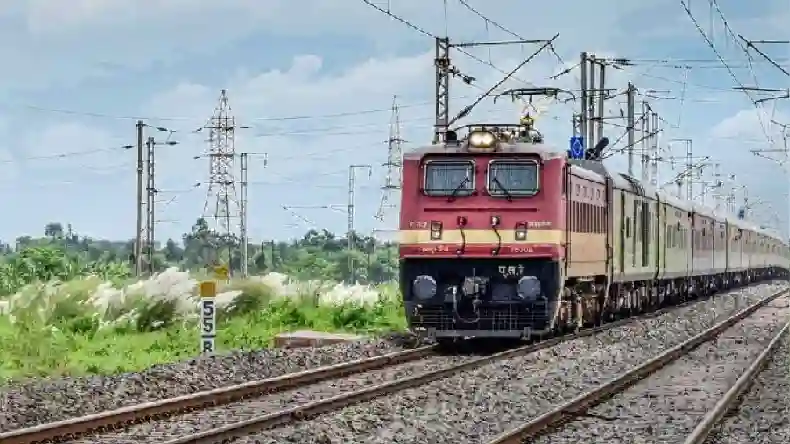 Route Change: नॉन इंटरलॉकिंग काम के कारण ट्रेनों के मार्ग में किया परिवर्तन, जानें इन गाड़ियों के रुट बदले