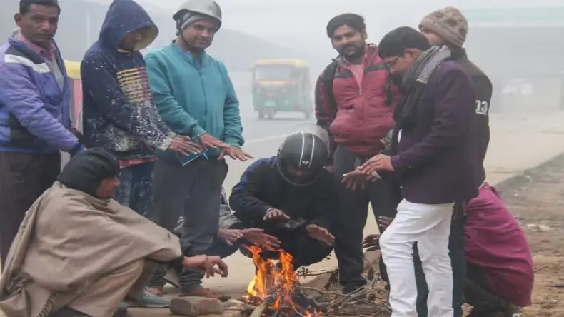 Weather: दिन के तापमान में गिरावट को लेकर 15 जिलों के लिए अलर्ट जारी