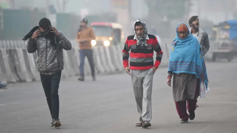 ठंड से ठिठुर रहे बिहारवासी, बारिश करेंगी ठंड में वृद्धि, शहर ने ओढ़ी कोहरे की चादर